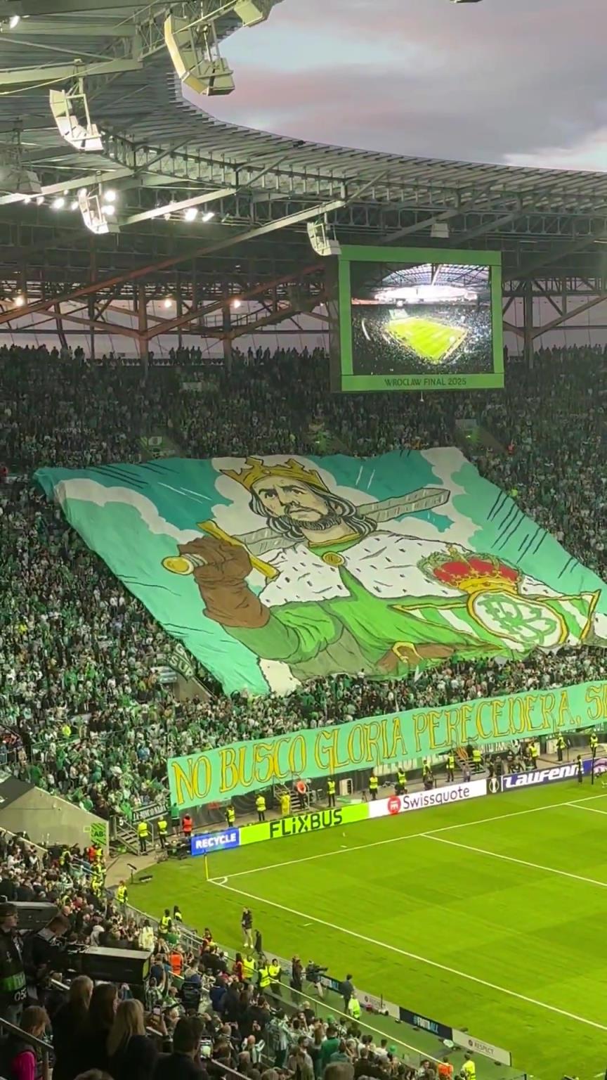 沖擊獎(jiǎng)杯！貝蒂斯球迷這巨型Tifo太有氣勢(shì)了