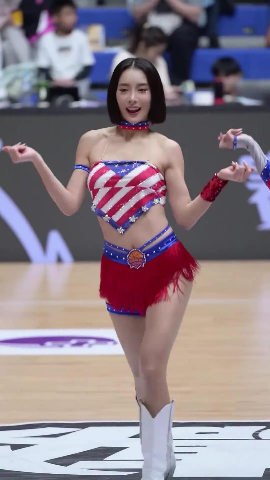 太離譜了 ！幾乎是完美女人！