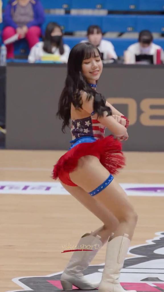 最好的啦啦隊小姐姐！自信，健康充滿活力！