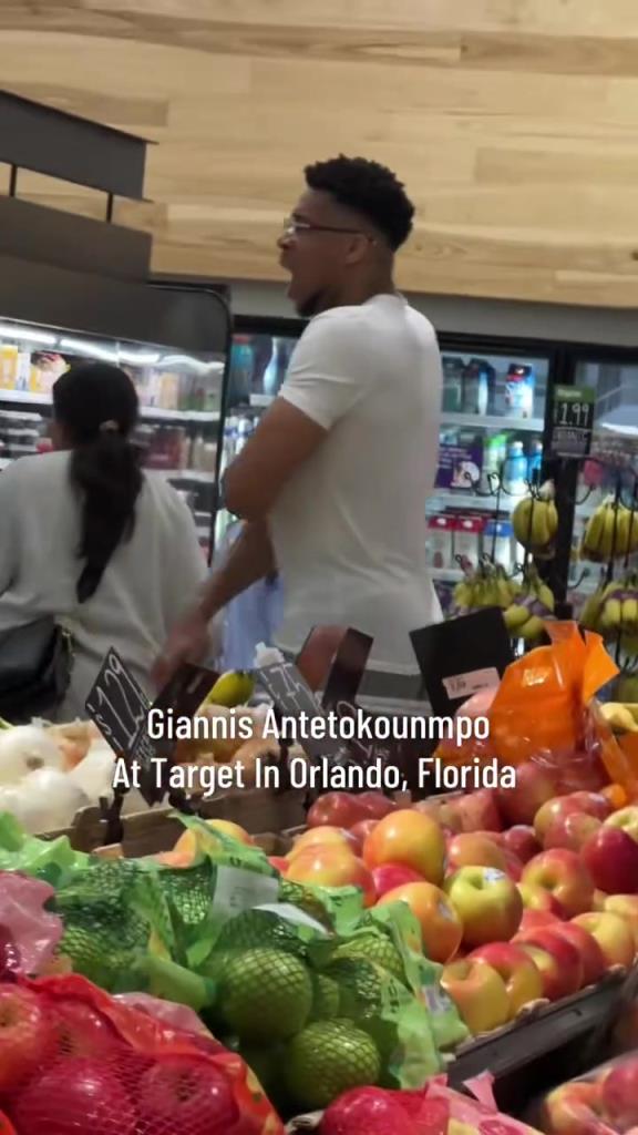 好男人??！字母哥在奧蘭多度假 陪妻子一起逛超市