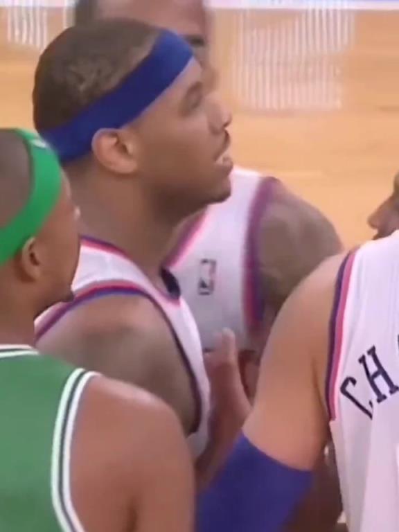 社會瓜！當(dāng)年安東尼與加內(nèi)特發(fā)生沖突，賽后瓜哥帶人堵綠軍大巴